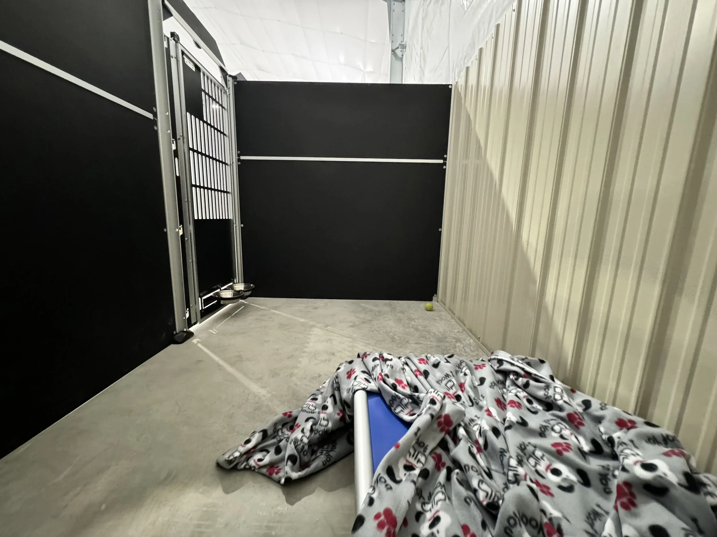 A cozy private cabin for a small dog at Parkwood West